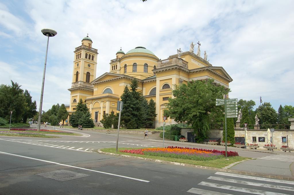 Apartman Rosé Eger Exterior foto