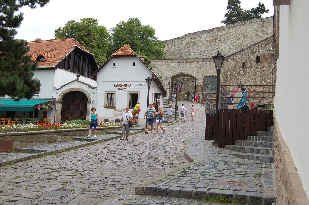 Apartman Rosé Eger Exterior foto
